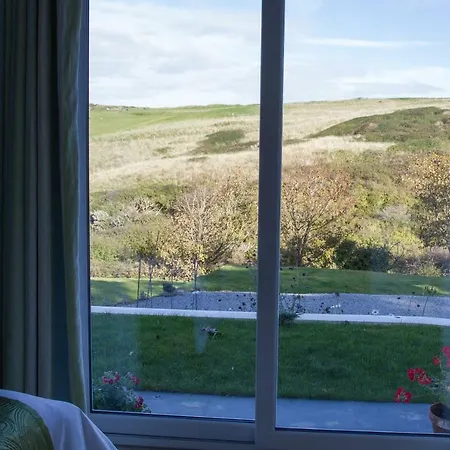 Holywell Bay Bed & Breakfast 4*